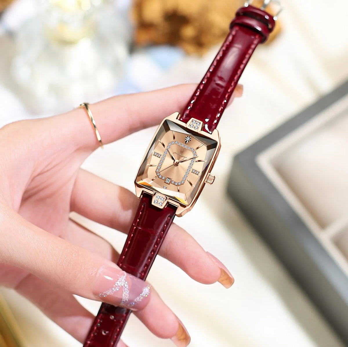 Poedagar 785 Luxury Women Watches Square Case Crystal Clock for Girl Business Leather Band Waterproof Quartz Watch for Women